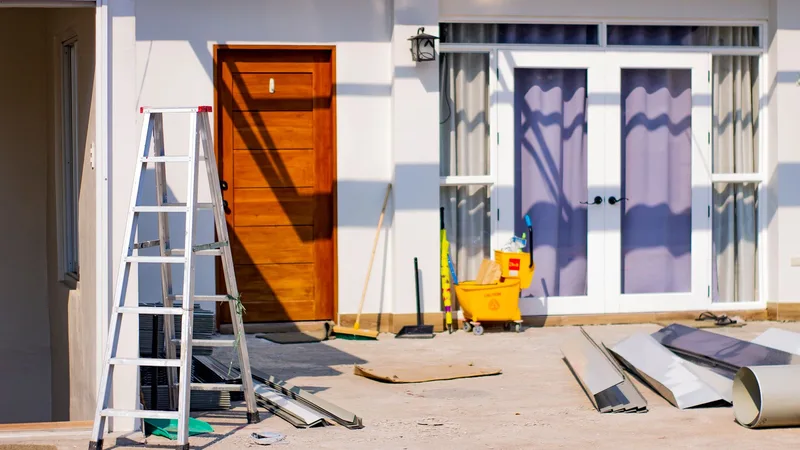 🧰 3. Evitá usar productos corrosivos en los desagües - Consejos para evitar fugas de agua en tu vivienda