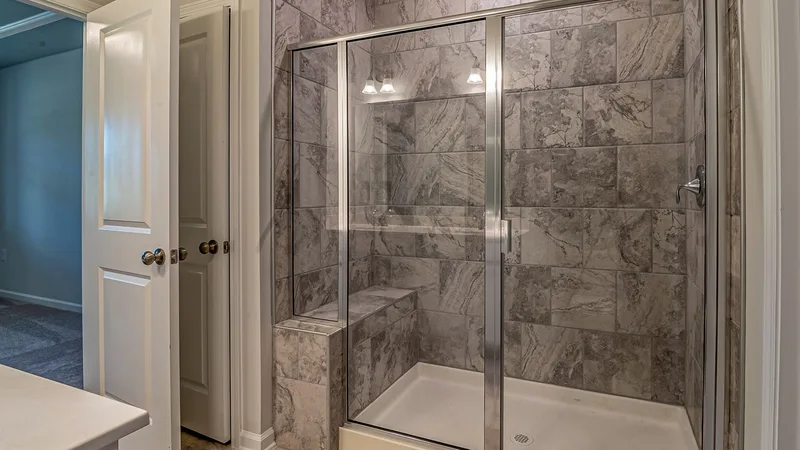 Precios de mamparas de baño en Málaga - Instalación de mamparas de baño en Málaga: tipos y precios