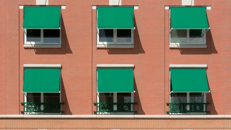 Normativa sobre toldos en Málaga: toldo instalado - Instalación de toldos en Málaga: tipos, precios y normativa 2026
