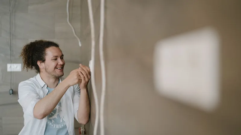 Disyuntor o fusible quemado en cuadro eléctrico - Las 10 averías eléctricas más comunes en casa