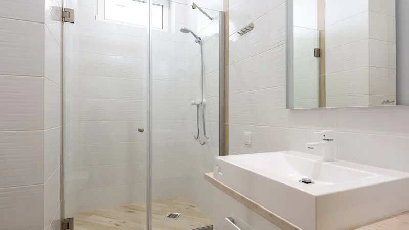 Precios de reforma de baño en Málaga según calidades: baño reformado - Reforma integral de baño en Málaga: guía completa de precios 2026