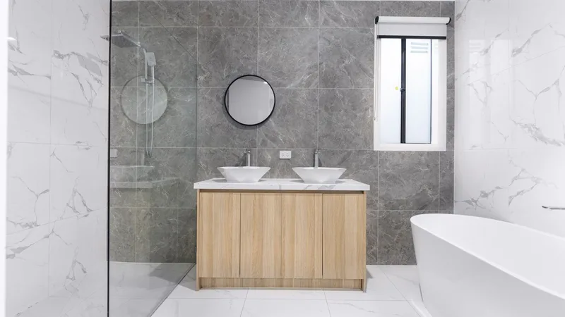 Reformar un baño pequeño en Málaga: ideas, trucos y precios - Multiservicios Málaga